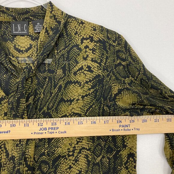 Vintage INC International Concepts size 10 Pure Silk Tie Front Reptile Print Top - Picture 7 of 9